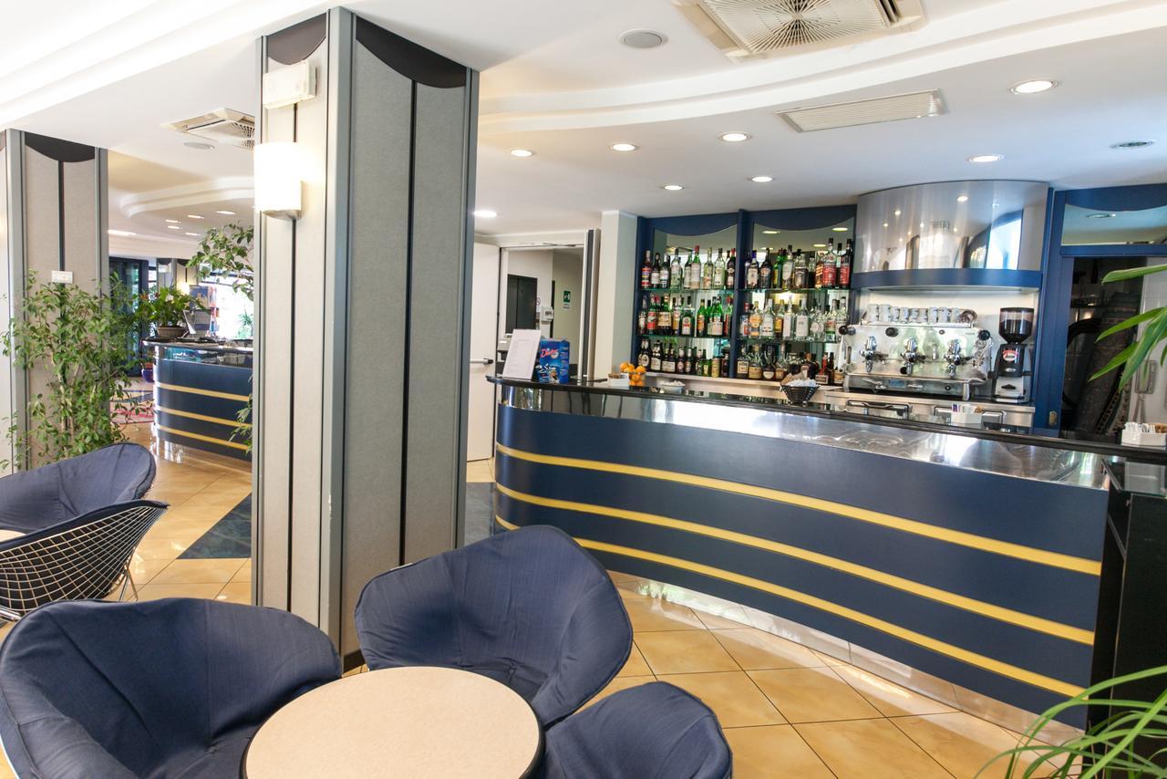Hotel Gabbiano Cattolica Eksteriør billede